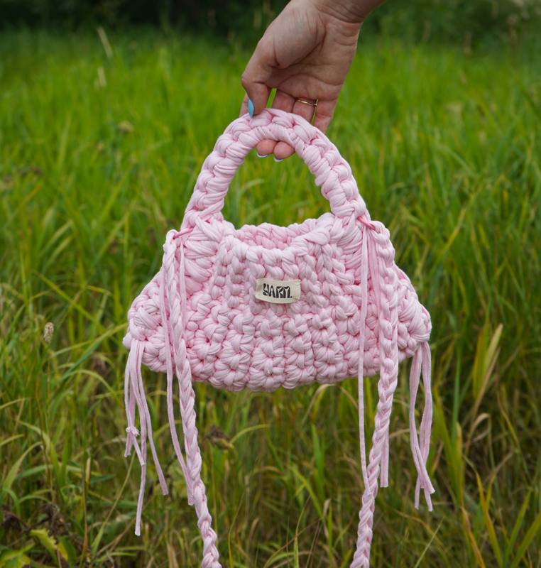 soft pink crochet bag by Yarn.