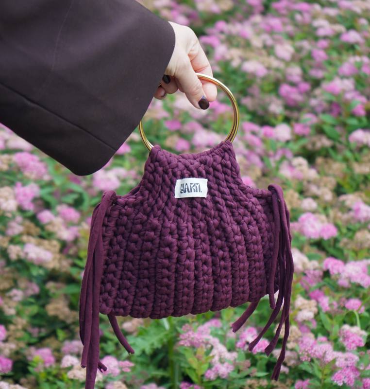 burgundy crochet bag by Yarn.