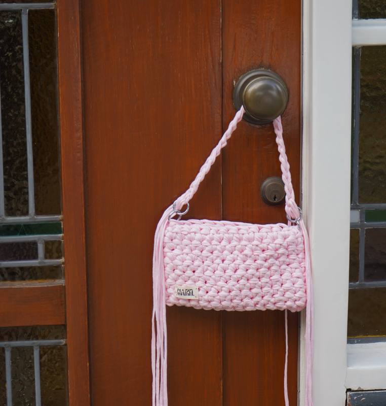 baby pink crochet bag by Yarn.